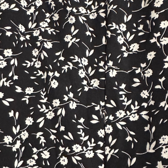 Floral Black Flowy Shorts - Picture 2 of 4